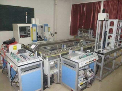 工機(jī)器人技術(shù)專業(yè)實(shí)訓(xùn)室設(shè)備